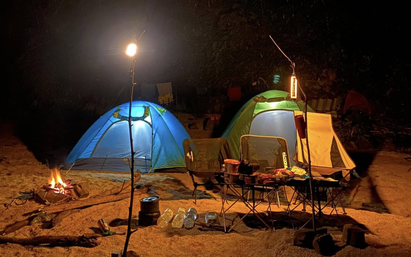 Khu cắm trại ban đêm